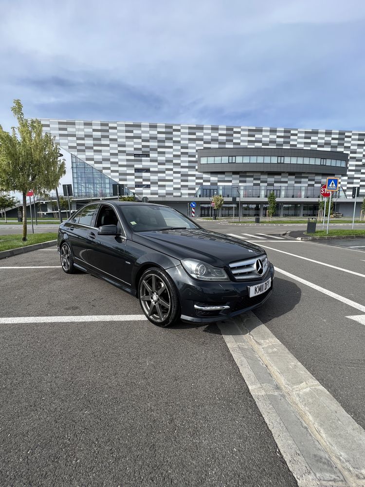 Mercedes c220d  full pachet amg