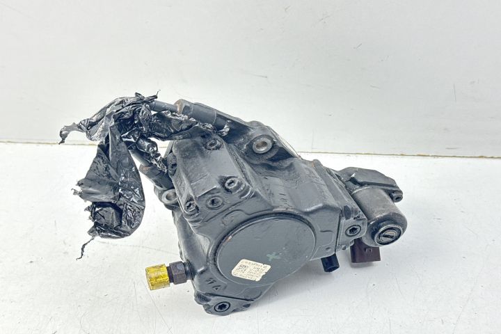 Pompa injectie / inalta presiune A6460700201 Mercedes-Benz E-Class W2