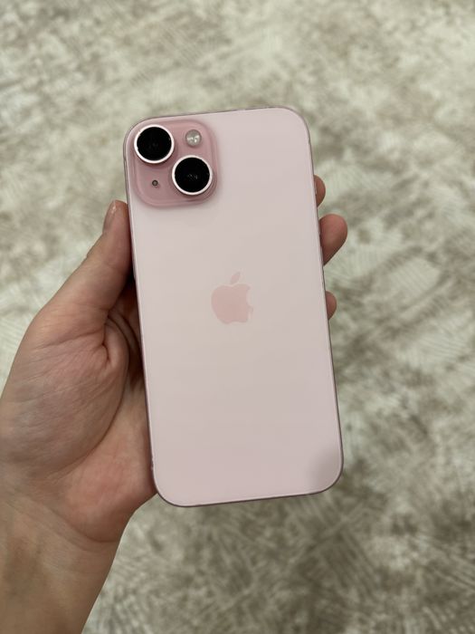 IPhone 15 розовый