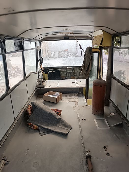 Avtobus sotiladi.
