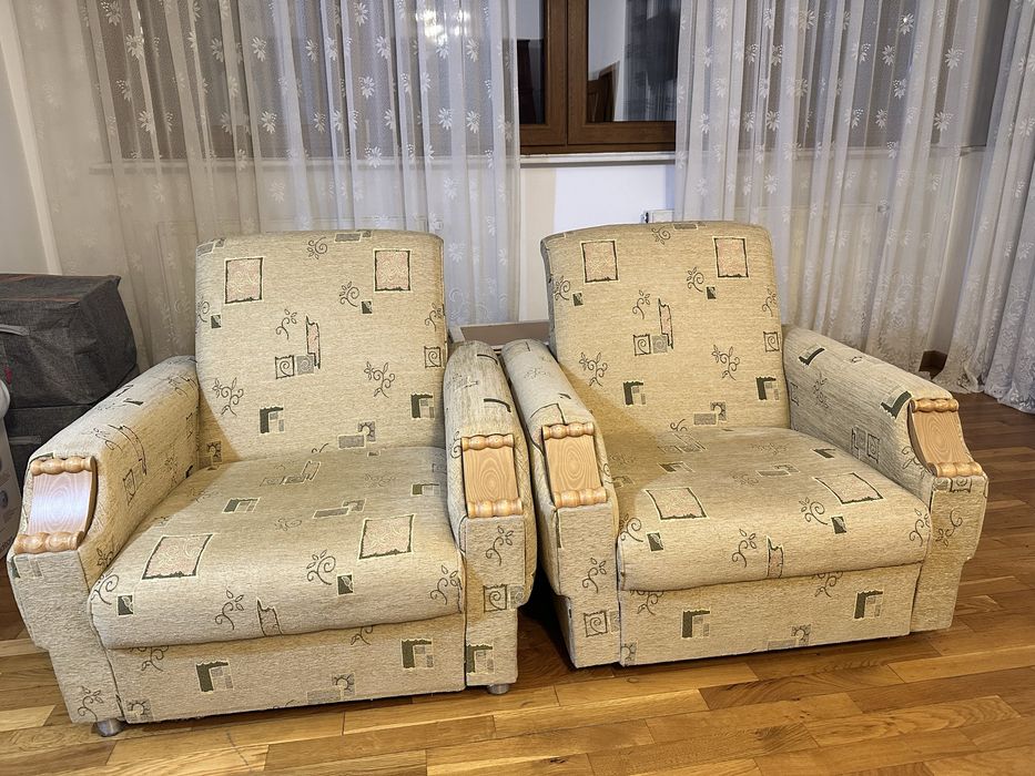 Fotolii lemn si textil vintage