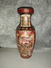 Красива китайска ваза
