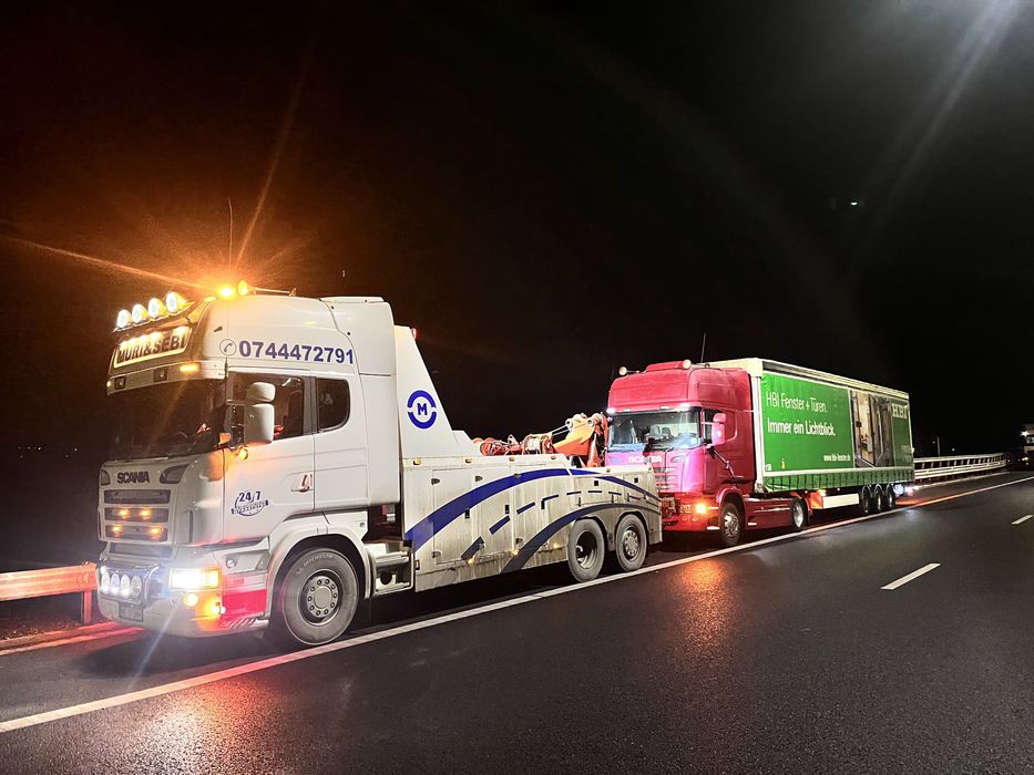 Remorcari tractari recuperări camioane, tir  autocar închiriere macara