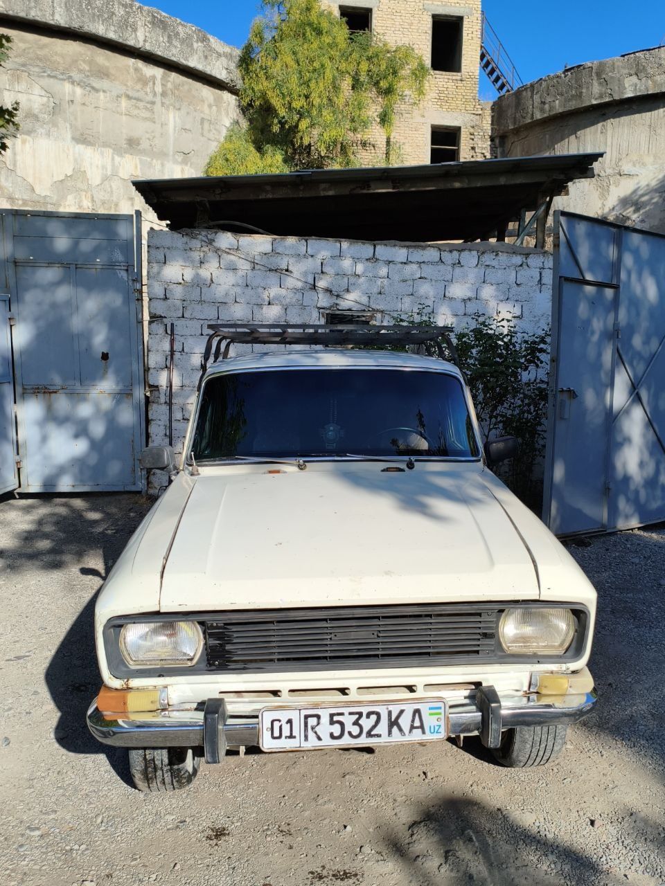 Moskvich AZLK  sotiladi
