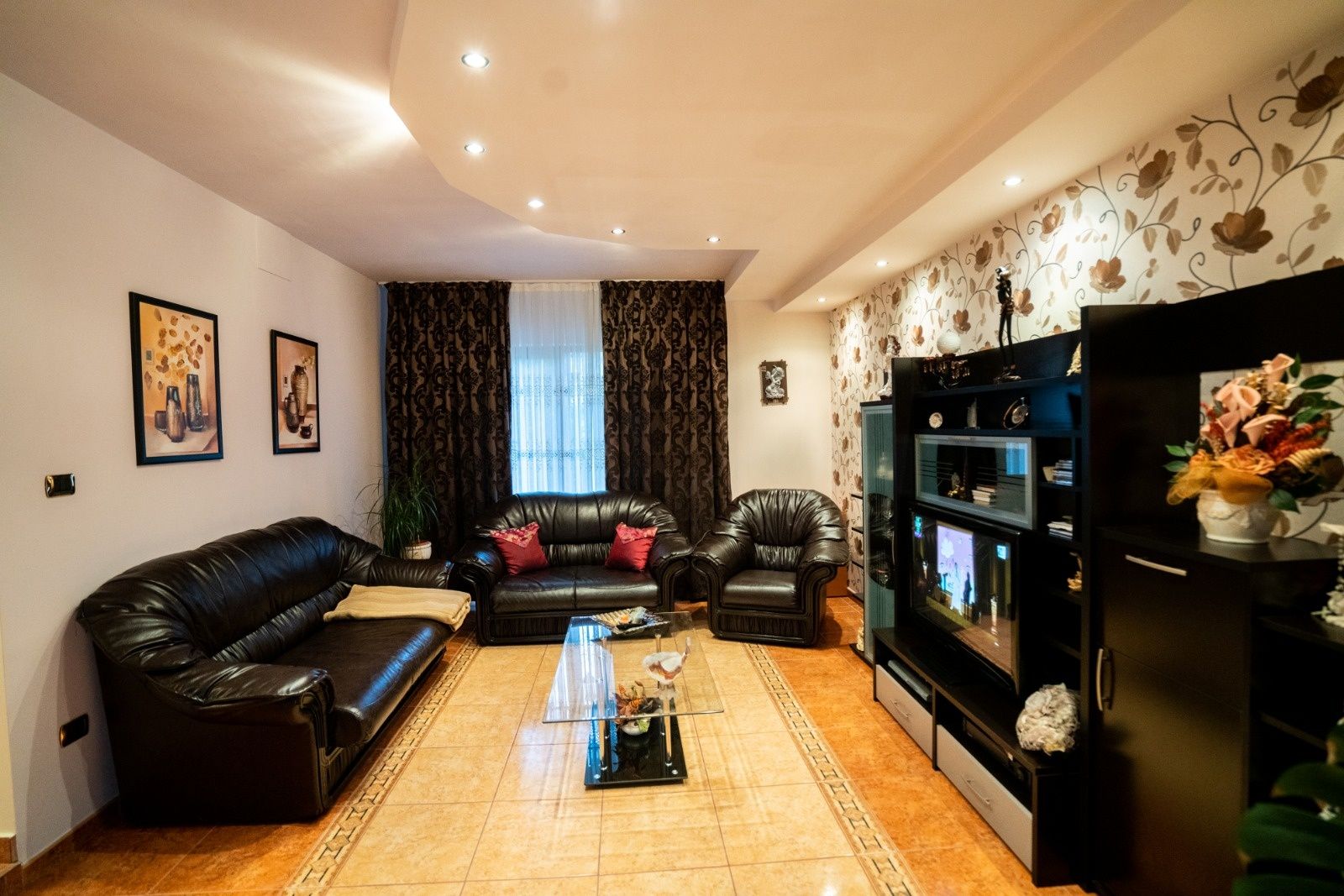 Locatie de inchiriat   pentru diferite.  evenime