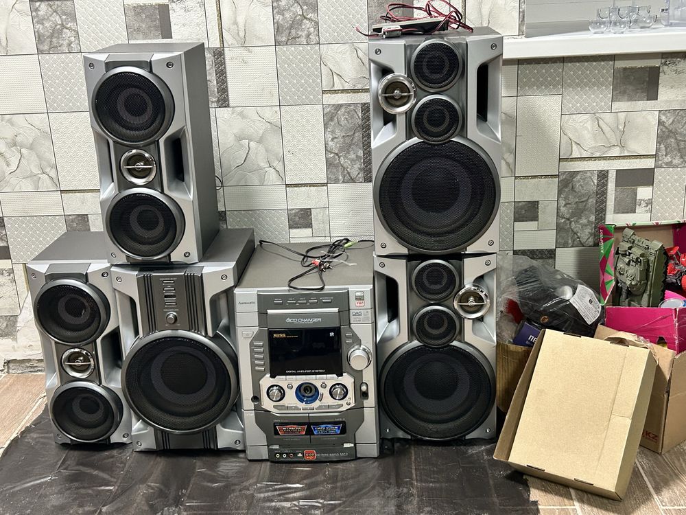 Музыкальный центр, б/у