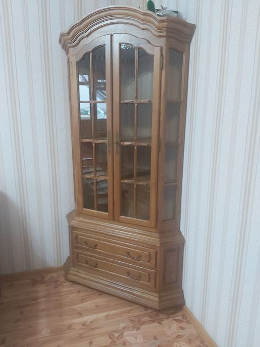 Продам шкаф посудный