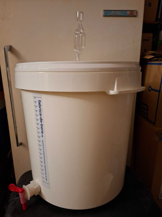 Recipient fermentare