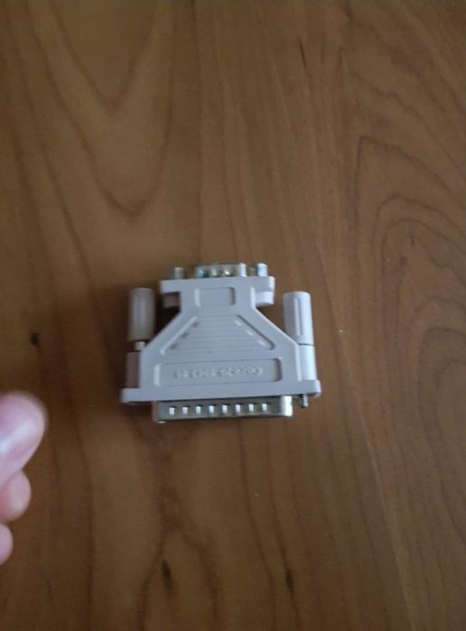 Adaptor  desktop  RS 232 la DB 20