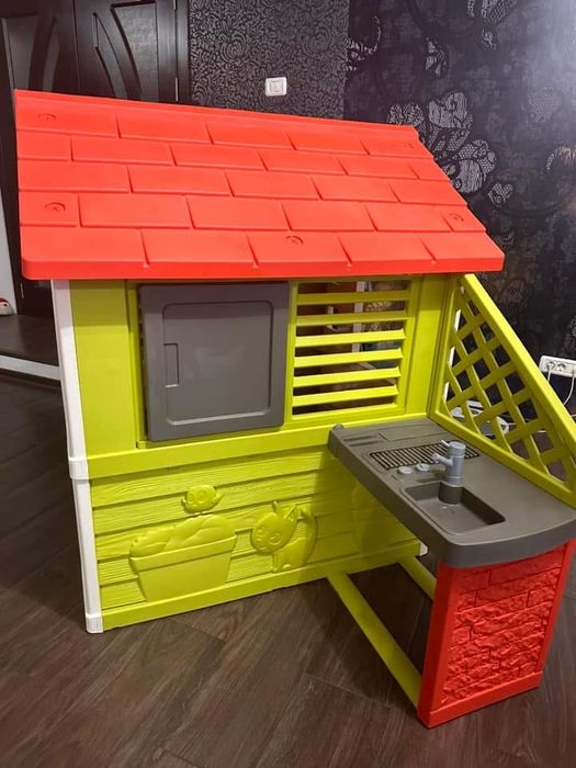 Casuta Smoby Nature Playhouse impecabila a fost montata de cat in casă