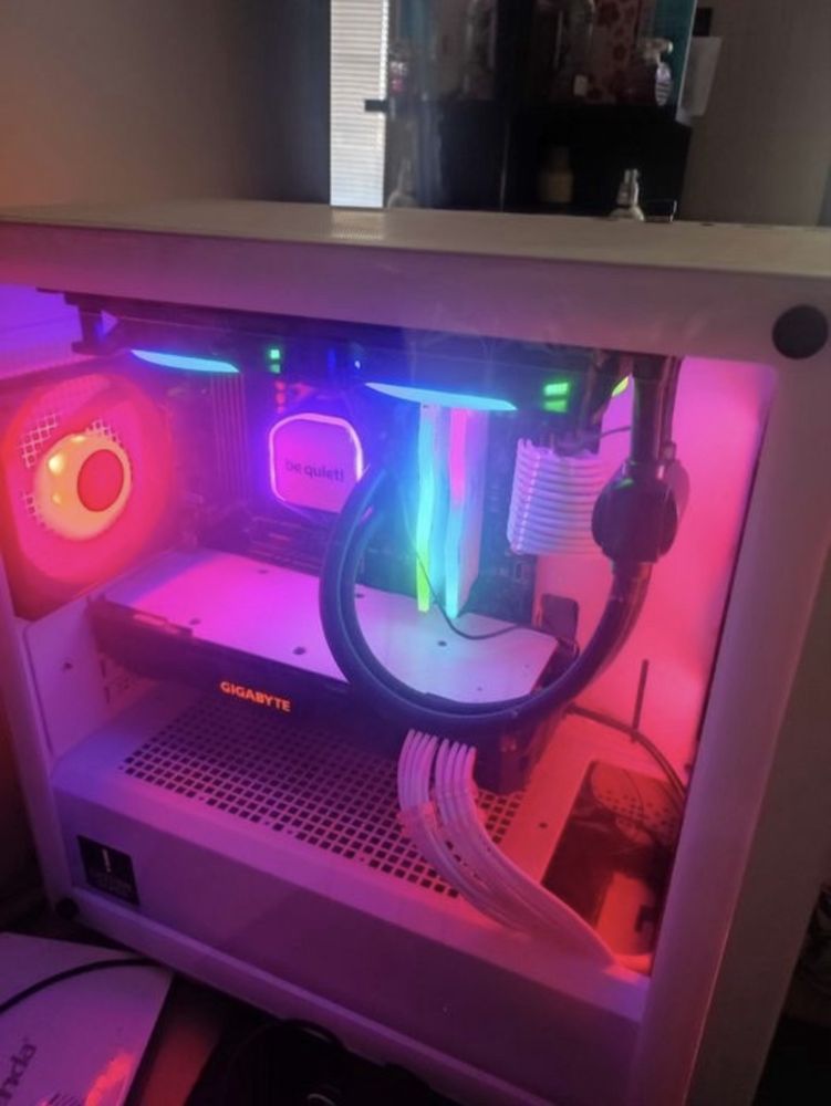 Геймърски компютър Amd ryzen 7 5700X3D