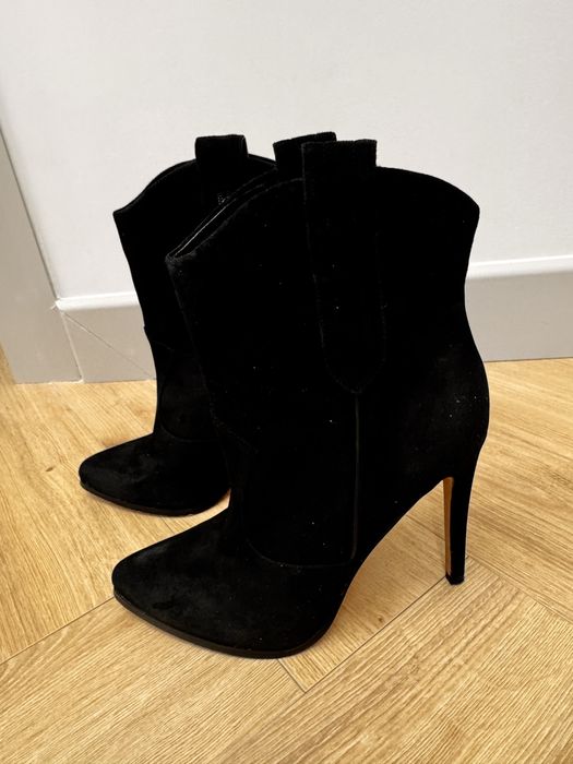 Продам красивые сапоги осень-весна