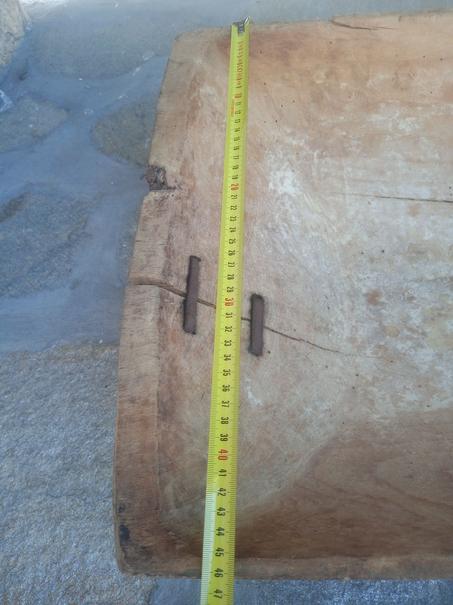 Дървени корита(Нощви)+фурнаджийска лопата-2 броя.