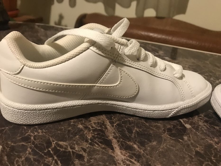 Adidasi Dama Nike marime 35,5