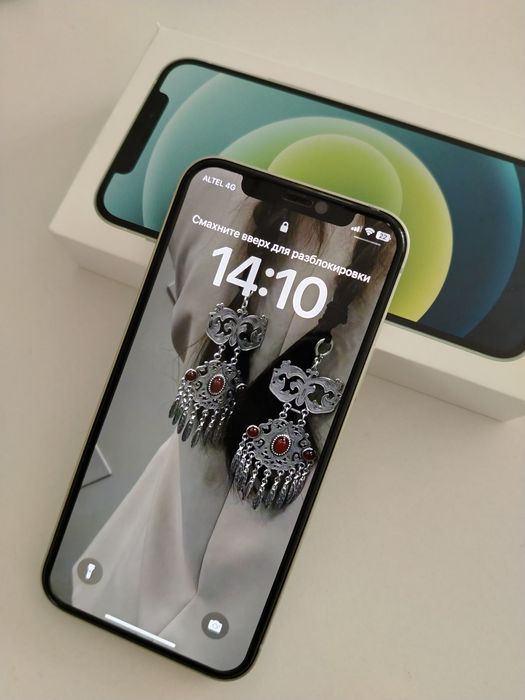 Продаётся iPhone 12
