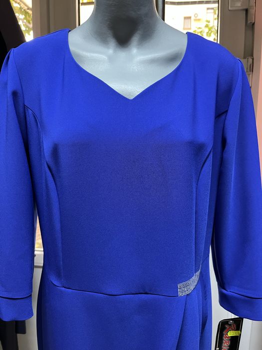 Rochie ocazie model deosebit marimea 44-46 nou