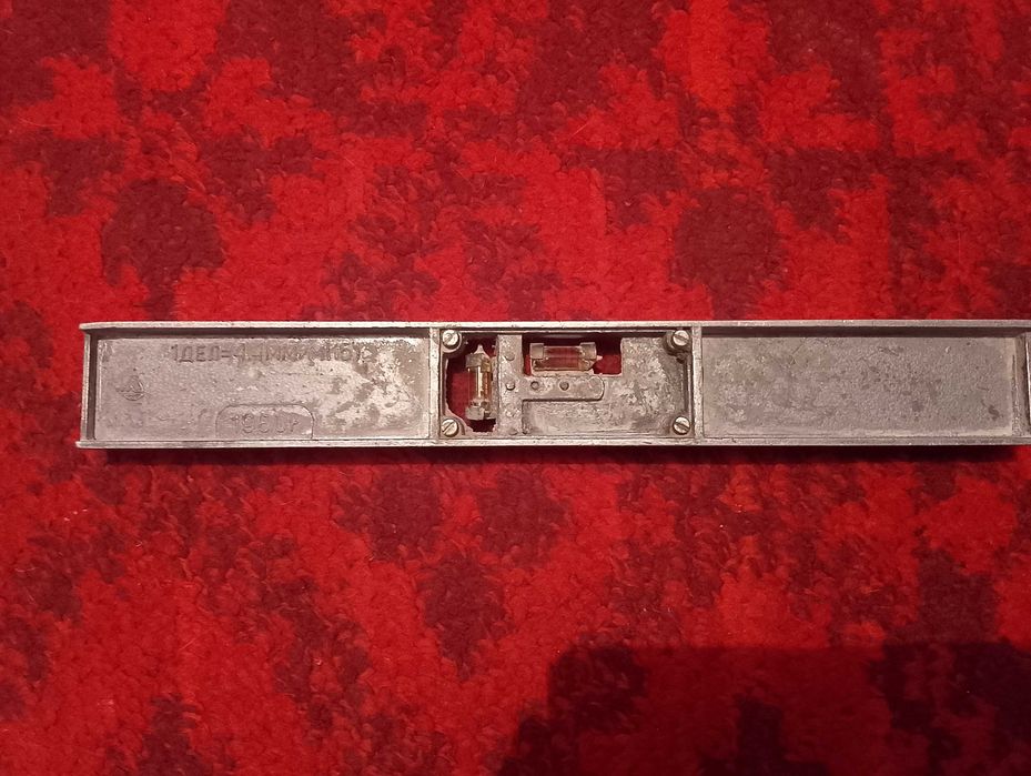 Продам уровень советский .