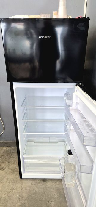 Frigider Vortex 2 usi 206 litrii 143 cm