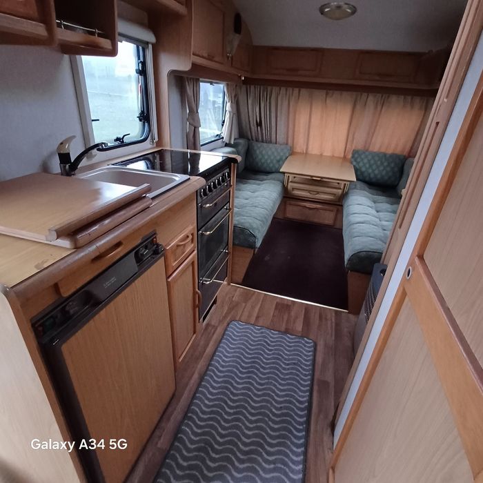 Rulota Abbey  neinmatriculata ,6 pers ,fără infiltratii Funcționa