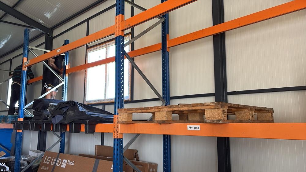 Rafturi pentru depozitare