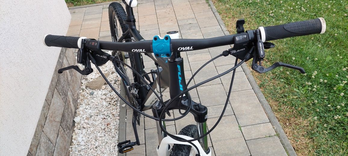 Vând Bicicleta Fuji Aluminiu roti 27,5,Frâne hidraulice,XT