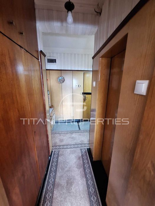 Продава се Тристаен апартамент в Пловдив, Христо Смирненски - 104 кв.м за 2020 €/кв.м - Снимка #12