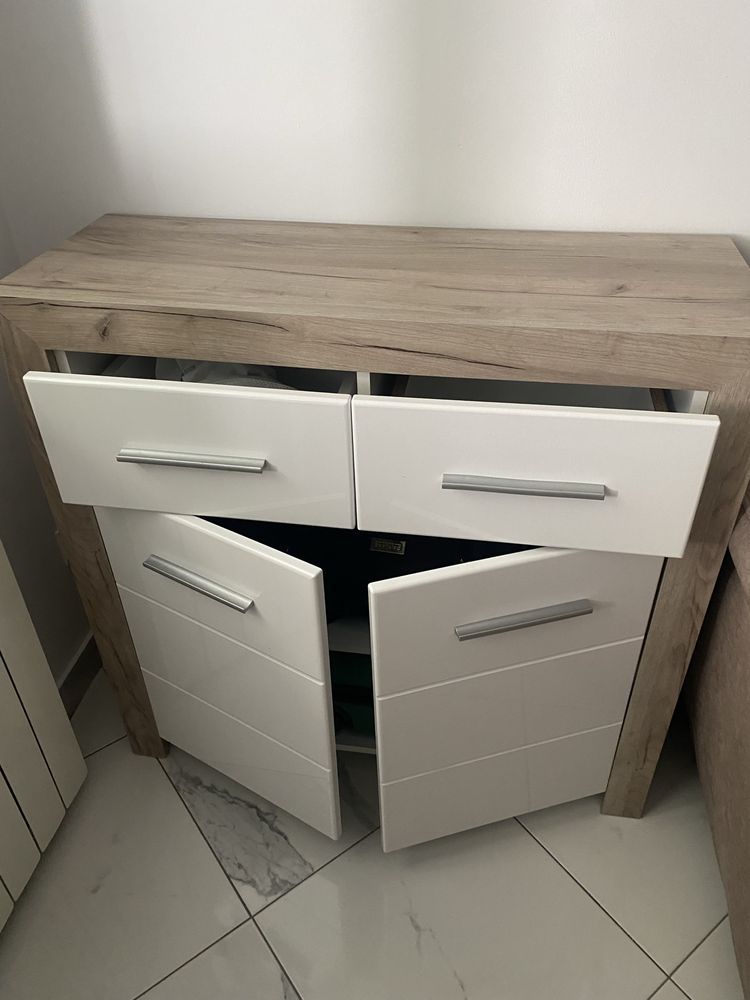 Comodă albă 2 usi, 2 sertare