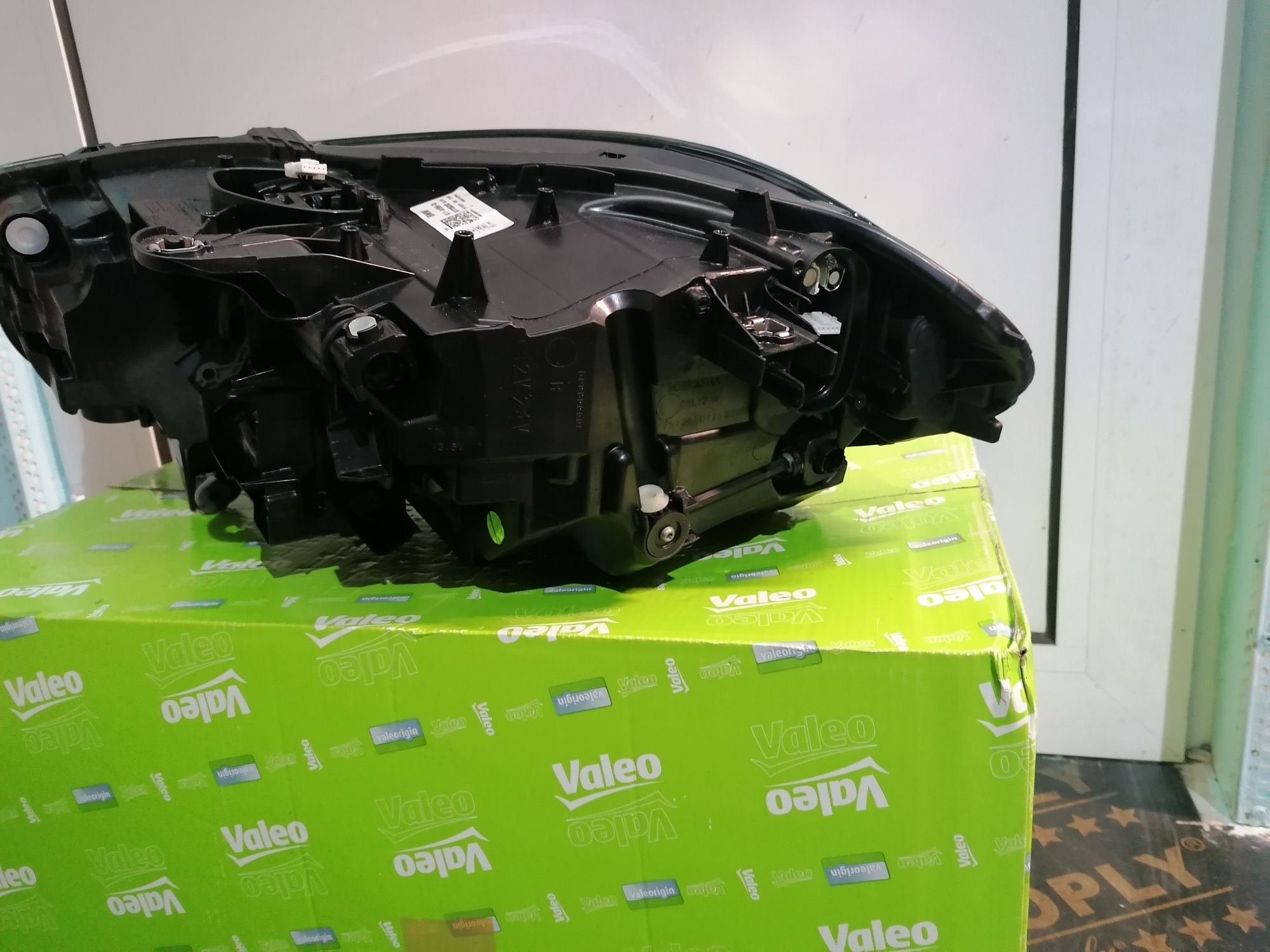 Фар Фарове за BMW 1 F40 / БМВ 1 серия Ф40 FULL LED.