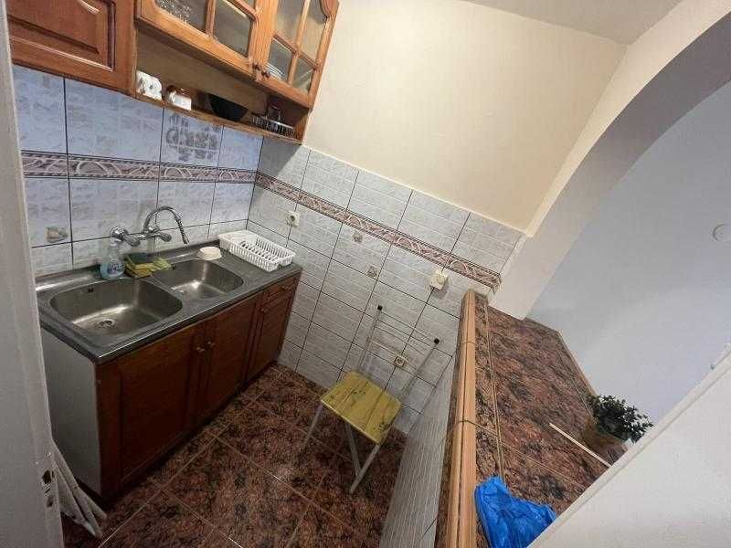 Дава се под наем Двустаен апартамент в Бургас, Център - 55 кв.м за 306 € - Снимка #2