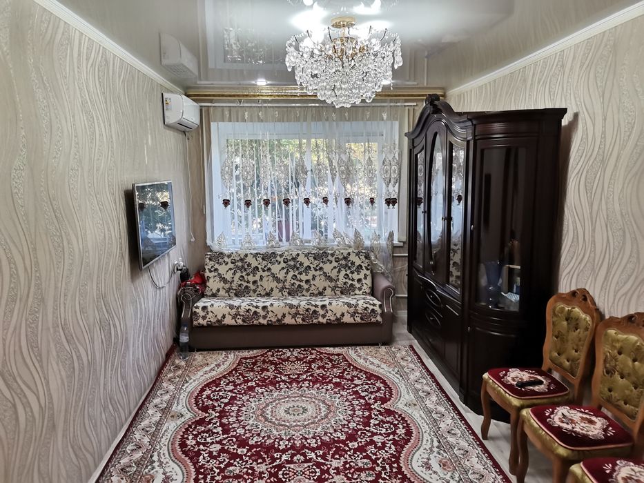 Продам буфет очень красивый сделан из качественного материала