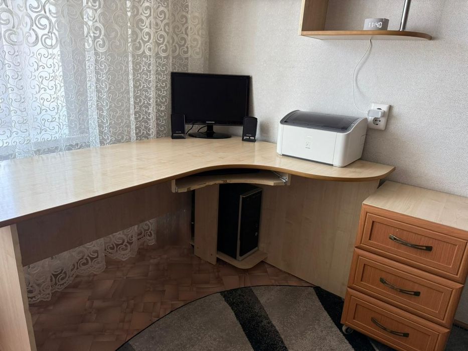 Продам ученический уголок