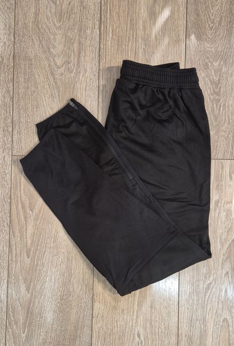 Нови спортни панталони Macron – XS