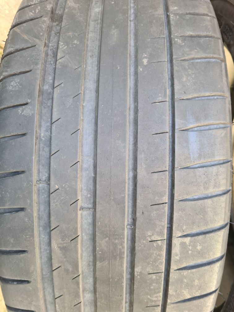 205/40ZR18 Michelin Pilot sport 4