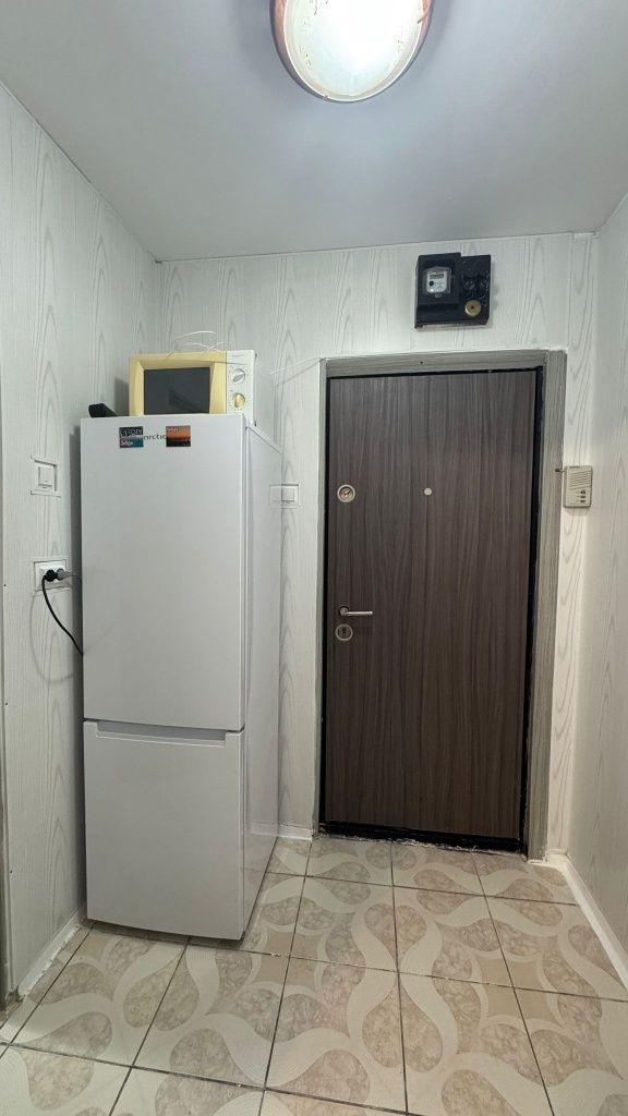 Apartament 2 camere semidecomandat de închiriat