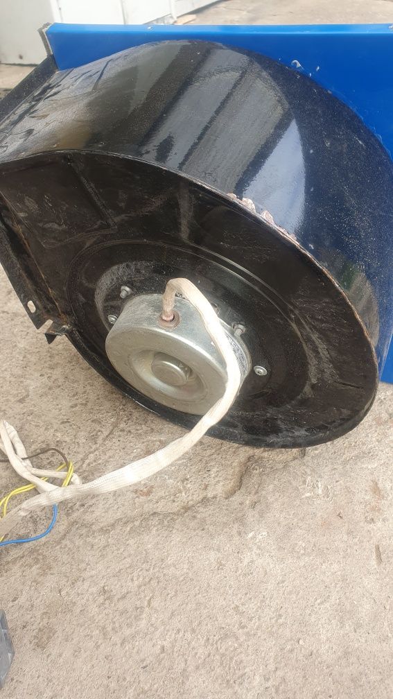 Ventilator industrial la 220v stare foarte bună de funcționare calitat