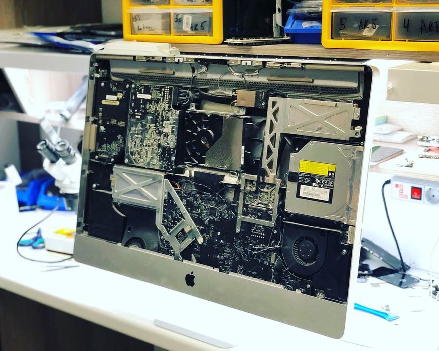 Service + Showroom Apple iRestore Macbook iMac Reparații