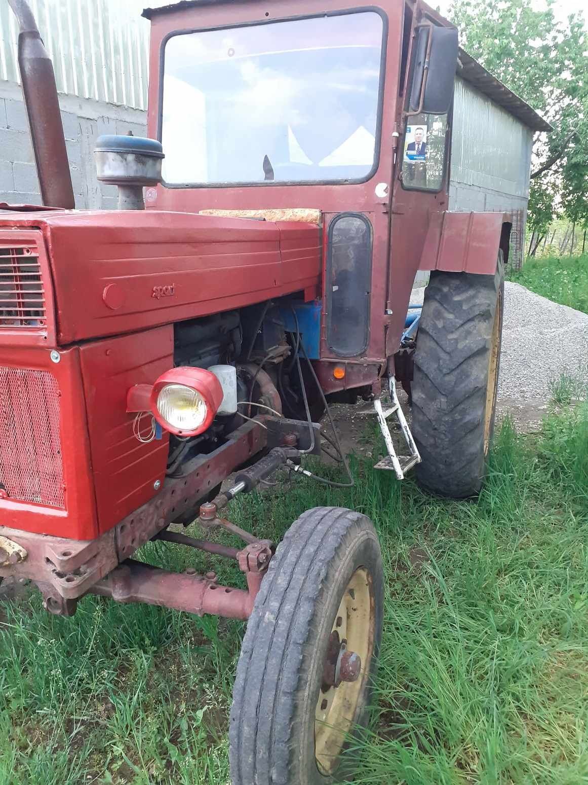 Vând Tractor U650