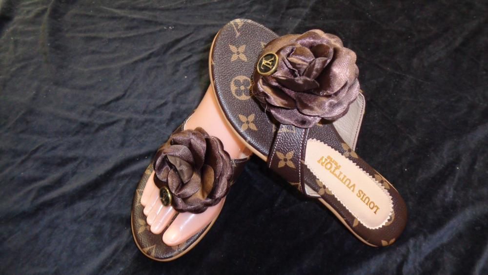 Papuci dama flip-flops eleganti casual slapi femei floare satin maro
