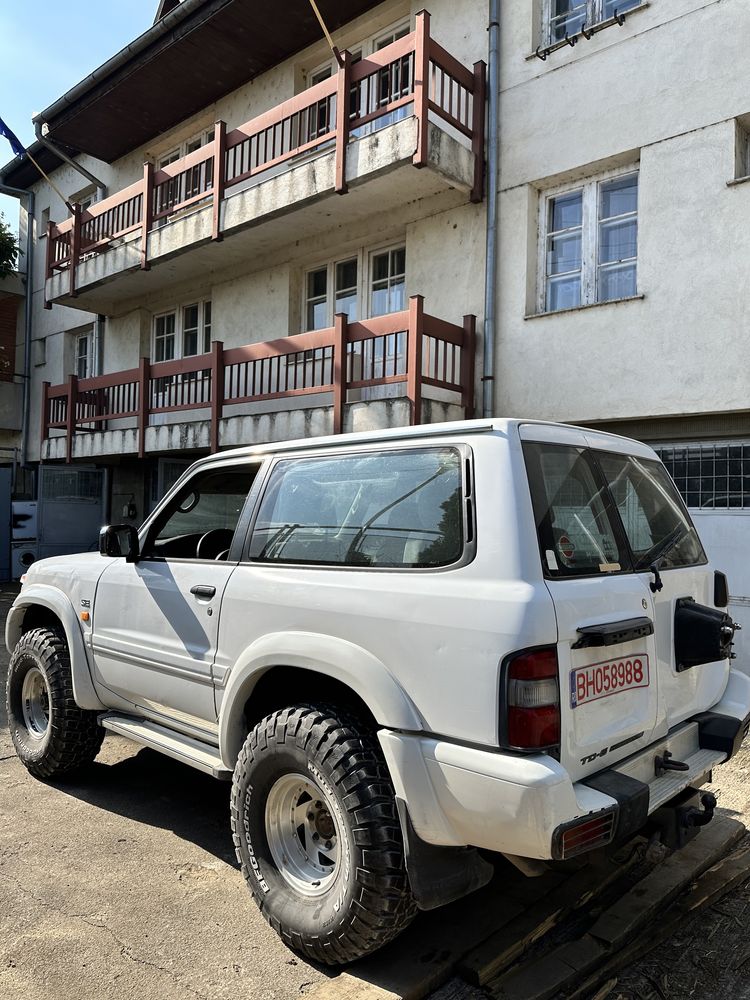 Autoutilitara Nissan Patrol Y61