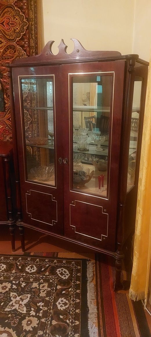 Продаётся мебель Гостиный и спальный гарнитур. В отличном  состоянии.