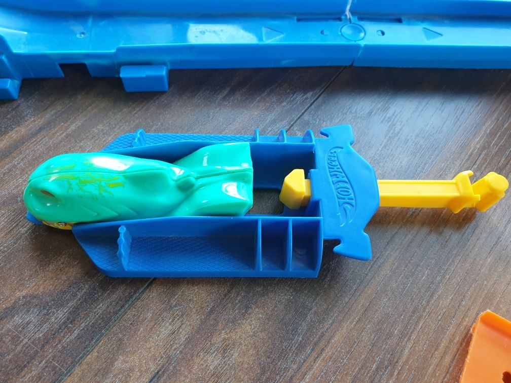 Писти Hot Wheels