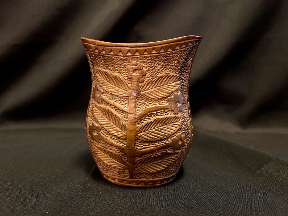 Pereche formată dintr-un cauc și spărgător de nuci