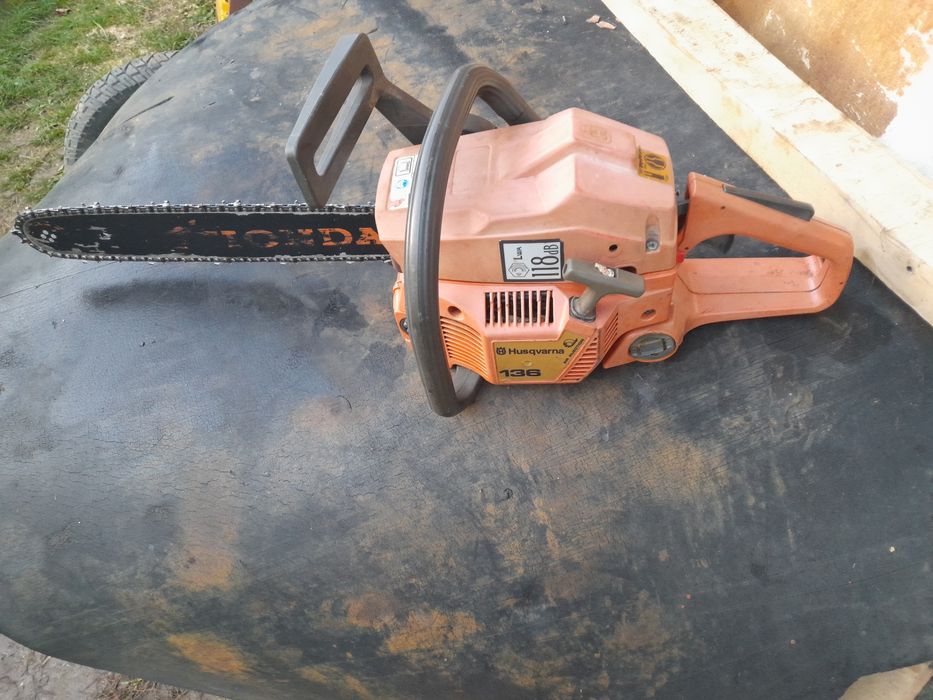 Продавам Хусхварна 136