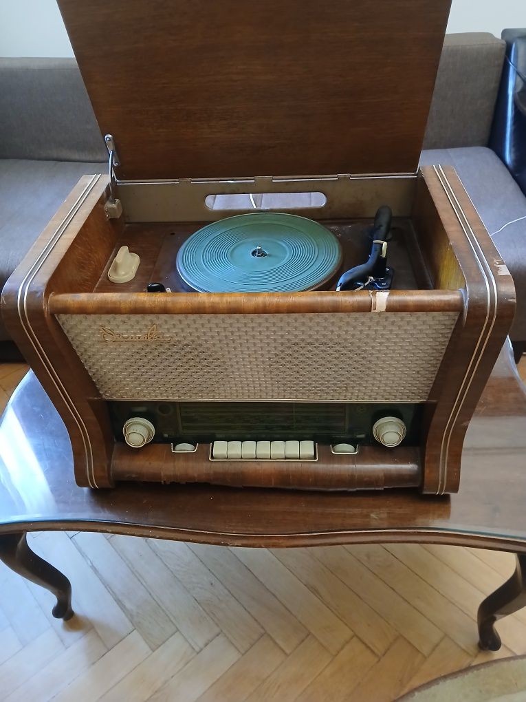 Radio cu lămpi  Zil Oktava URSS,an 1958.