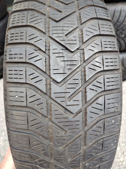 Продавам 4 зимни гуми 195/60/16 Pirelli