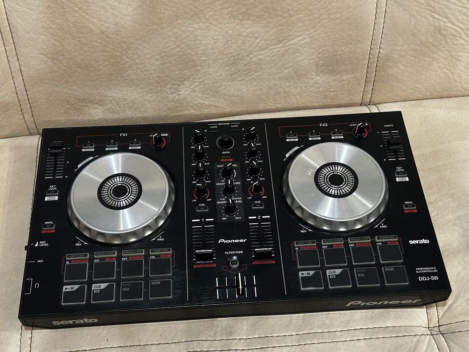 Pioneer DDJ-SB конзола / контролер