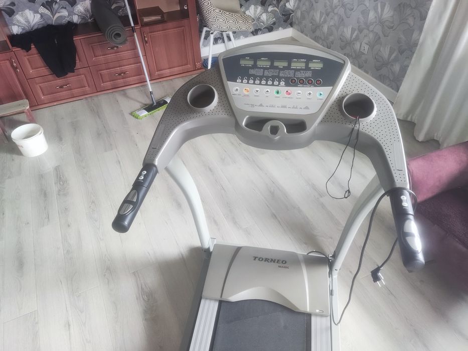 Беговая дорожка спортивная