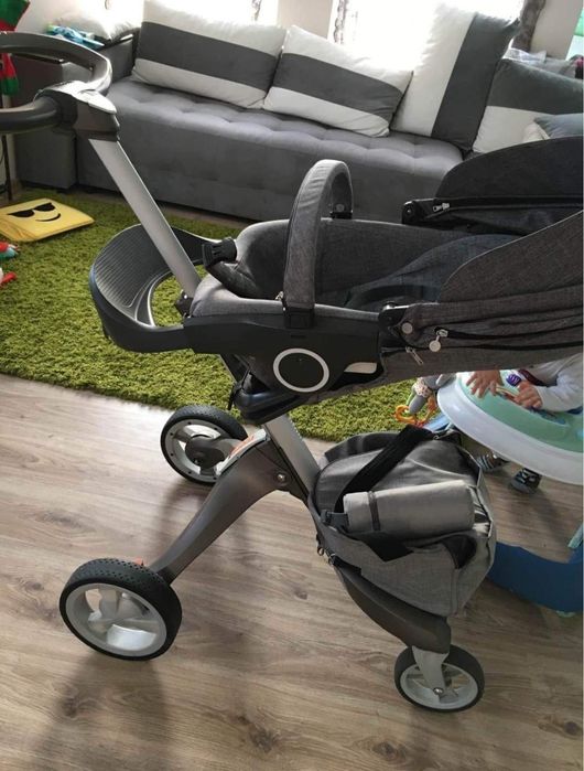 Бебешка количка Stokke