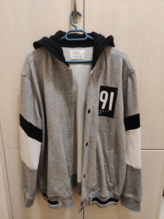 Суитшърт Zara и LCW