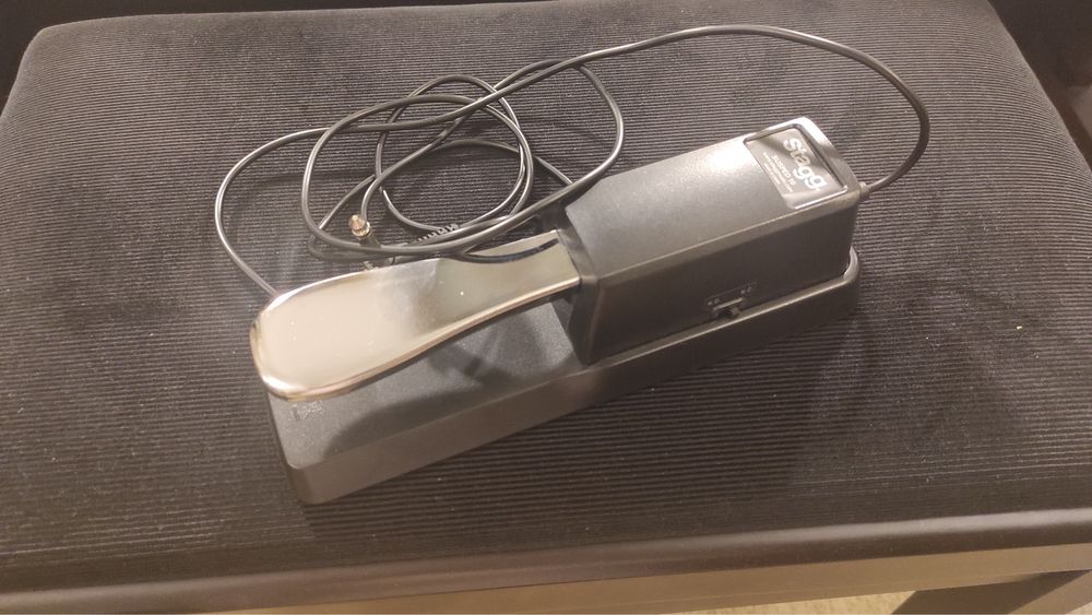 Yamaha MO6 Sintetizator 61 clape + pedala si husa